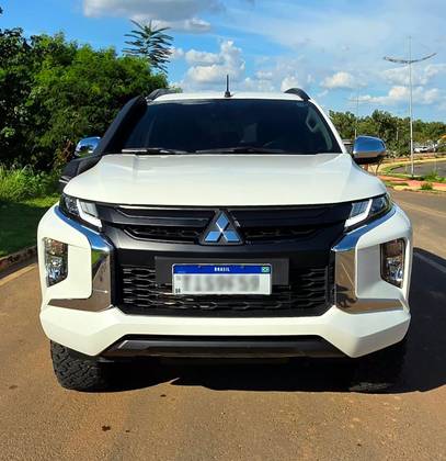 MITSUBISHI L200 TRITON 2.4 16V TURBO DIESEL SPORT HPE CD 4P 4X4 AUTOMÁTICO